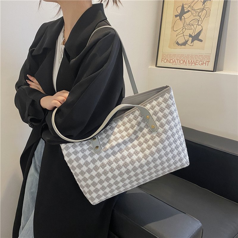 Stylish Plaid Shoulder Tote With Large Capacity - Image 2